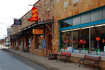 Storefronts in Mountain View AR