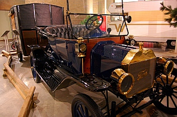 1913 Model T & "Earl" Travel Trailer