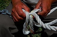 Chilly demonstrates a chain splice