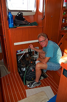 sv Groovy gets some engine maintenance