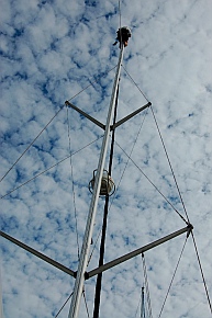 sv Groovy gets a new light bulb on the mast.