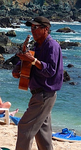 Wandering musicians at Isla Ixtapa - Isla Grande - Isla de Ixtapa - Ixtapa Island, Guerrero, Mexico
