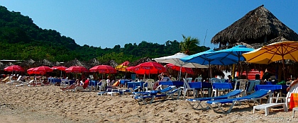 Beach umbrellas at Isla Ixtapa - Isla Grande - Isla de Ixtapa - Ixtapa Island, Guerrero, Mexico