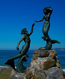 Sculpture of Las Sirenas in Barra de Navidad 