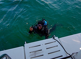 Cleaning Groovy's bottom, Bahia Chamela islands