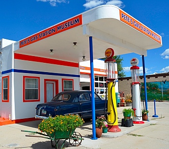 A cheery gas station from yesteryear, Williams, AZ