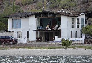 Homes in El Burro Cove in Conception Bay, Sea of Cortez, Mexico