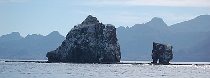 Dangerous pinnacle rocks near Puerto Escondido.