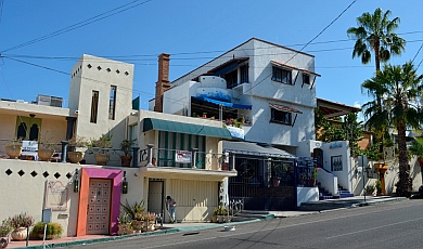 La Paz, BCS, Mexico has hilly streets.