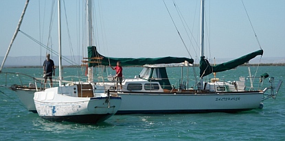The La Paz Waltz brings two boats together in La Paz, BCS, Mexico