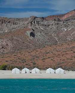 Tents for kayakers on Playa Bonanza, BCS, Mexico
