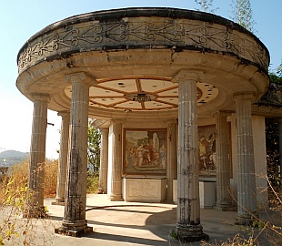 The pool bar in Arturo Durazo's Parthenon in Zihuatanejo, Mexico.