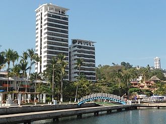 Waterfront near Acapulco Yacht Club (Club de Yates de Acapulco).